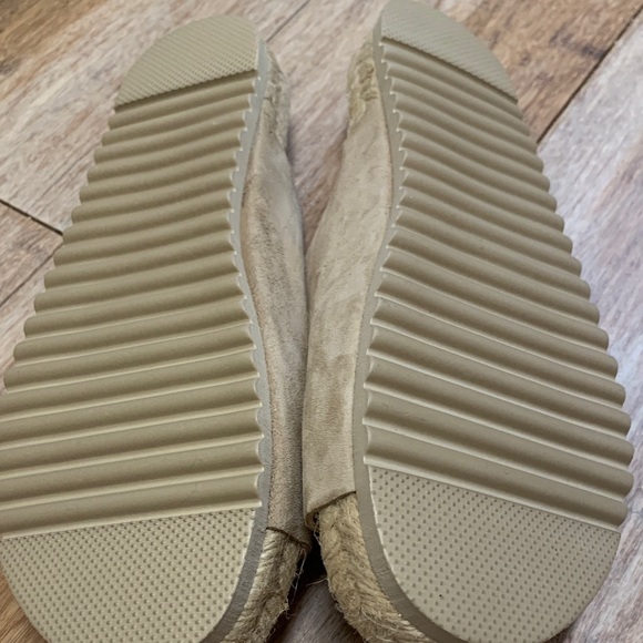 Tan Sandals with Gold Buckles - Picture 3 of 4